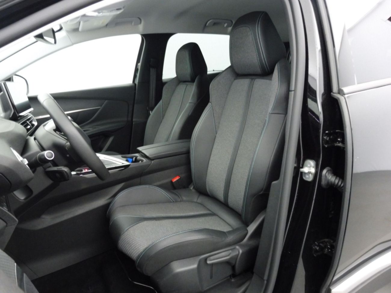 Mandataire PEUGEOT 3008 1.5 BLUEHDI 130CH S&S ALLURE