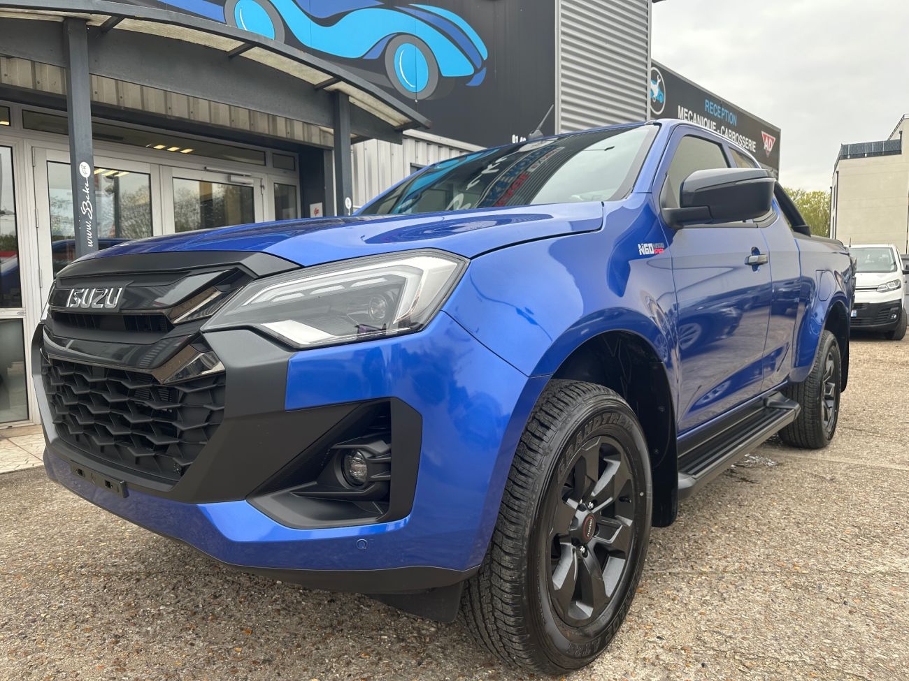 Mandataire ISUZU D-MAX N60 SPACE CAB 1.9 164 CH 4X4 A/T NITRO SPORT