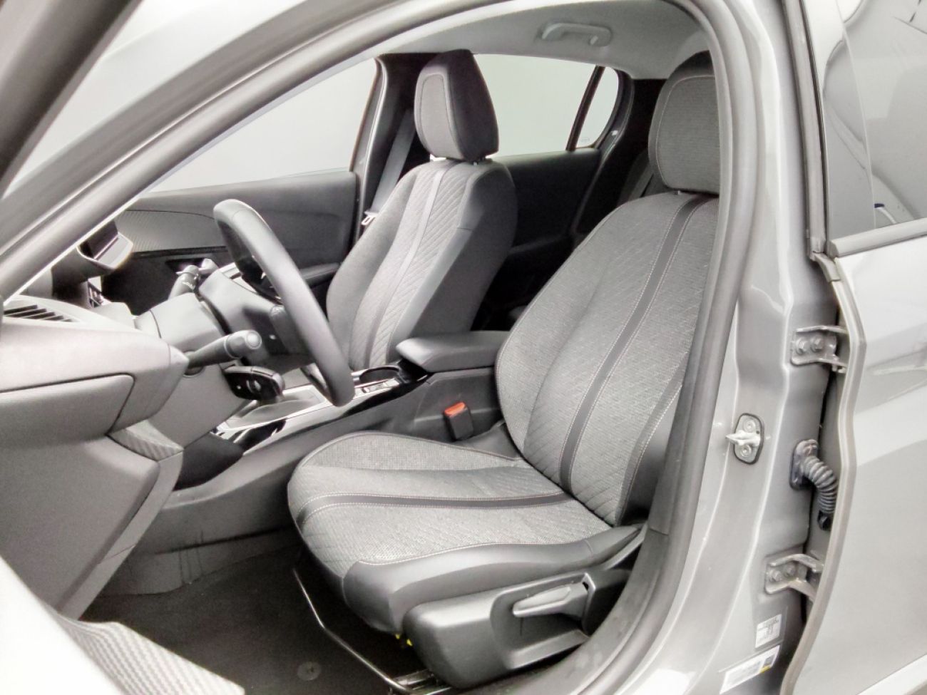 Mandataire PEUGEOT 208 1.2 100CH S&S ALLURE