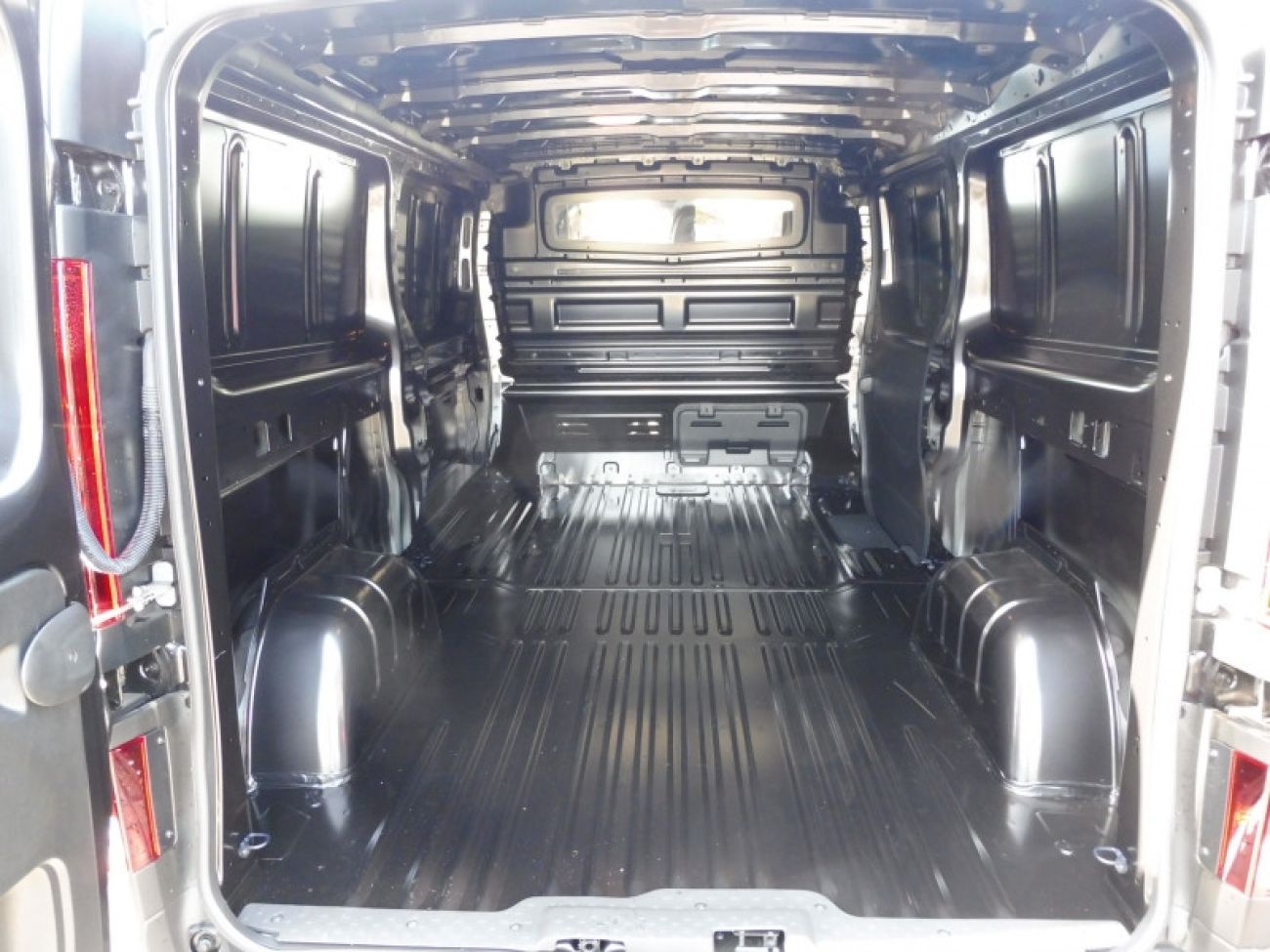 Mandataire RENAULT Trafic L2H1 3T 2.0 BLUE DCI 150CH ADVANCE EDC -24