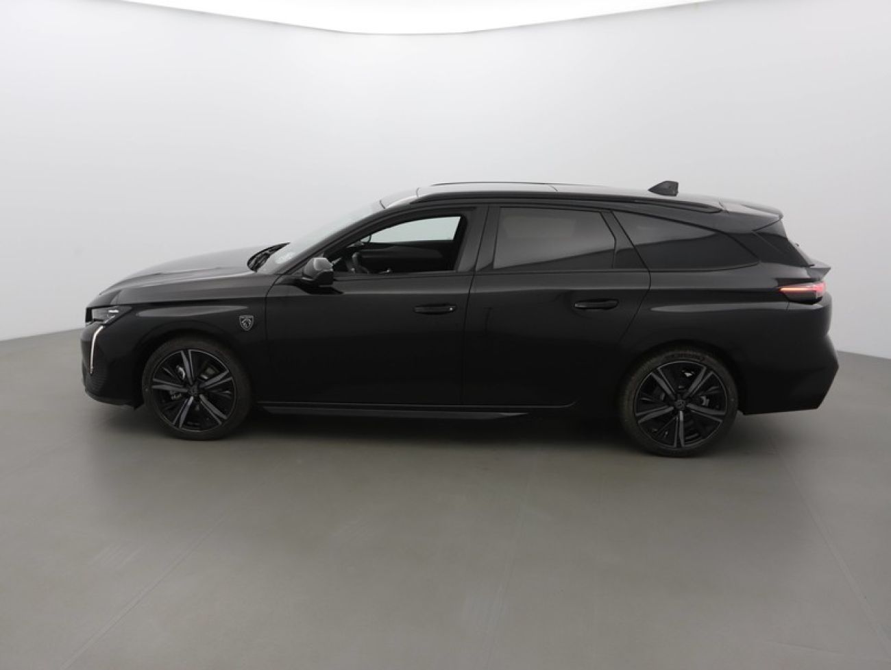 Mandataire PEUGEOT 308 SW 1.2 HYBRID 136CH GT E-DCS6
