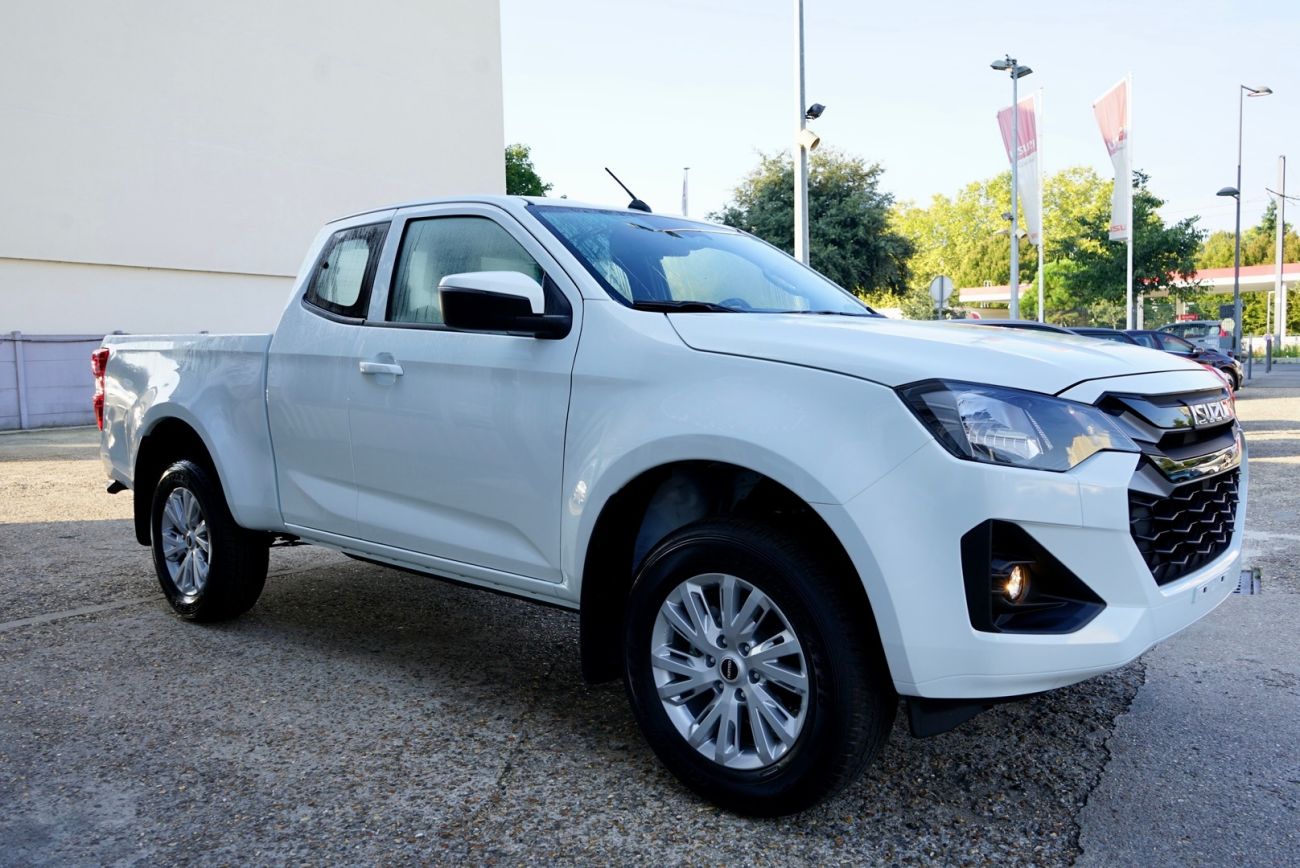 Mandataire ISUZU D-MAX N60 SPACE CAB 1.9 164 CH 4X4 BVA BB+