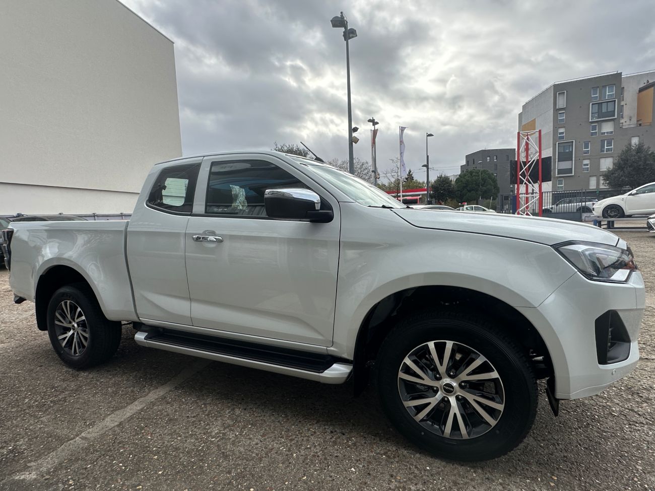 Mandataire ISUZU D-MAX N60 SPACE CAB 1.9 164 CH 4X4 BVA F+  2P