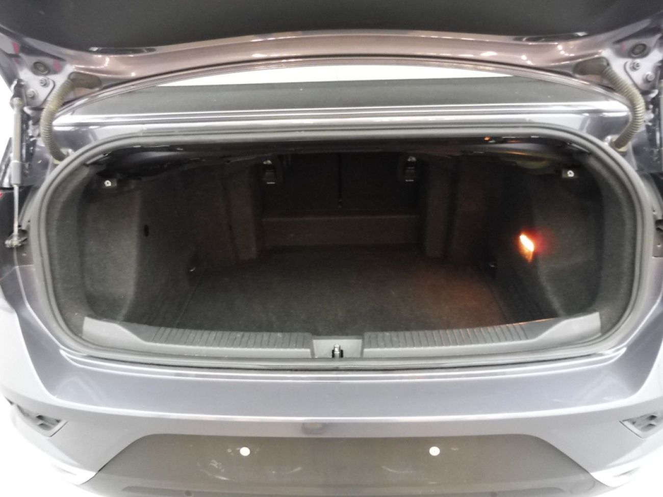 Mandataire VOLKSWAGEN T-Roc Cabriolet 1.5 TSI 150 DSGstyle