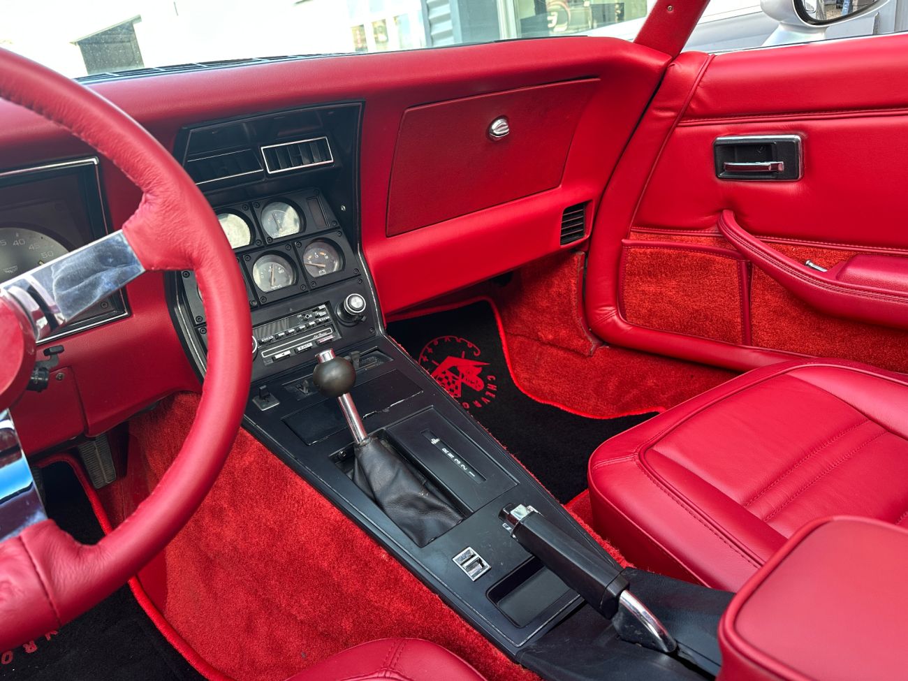 Mandataire CHEVROLET CORVETTE C3 T-TOP 25 TH ANNIVERSARY V8 350 L48