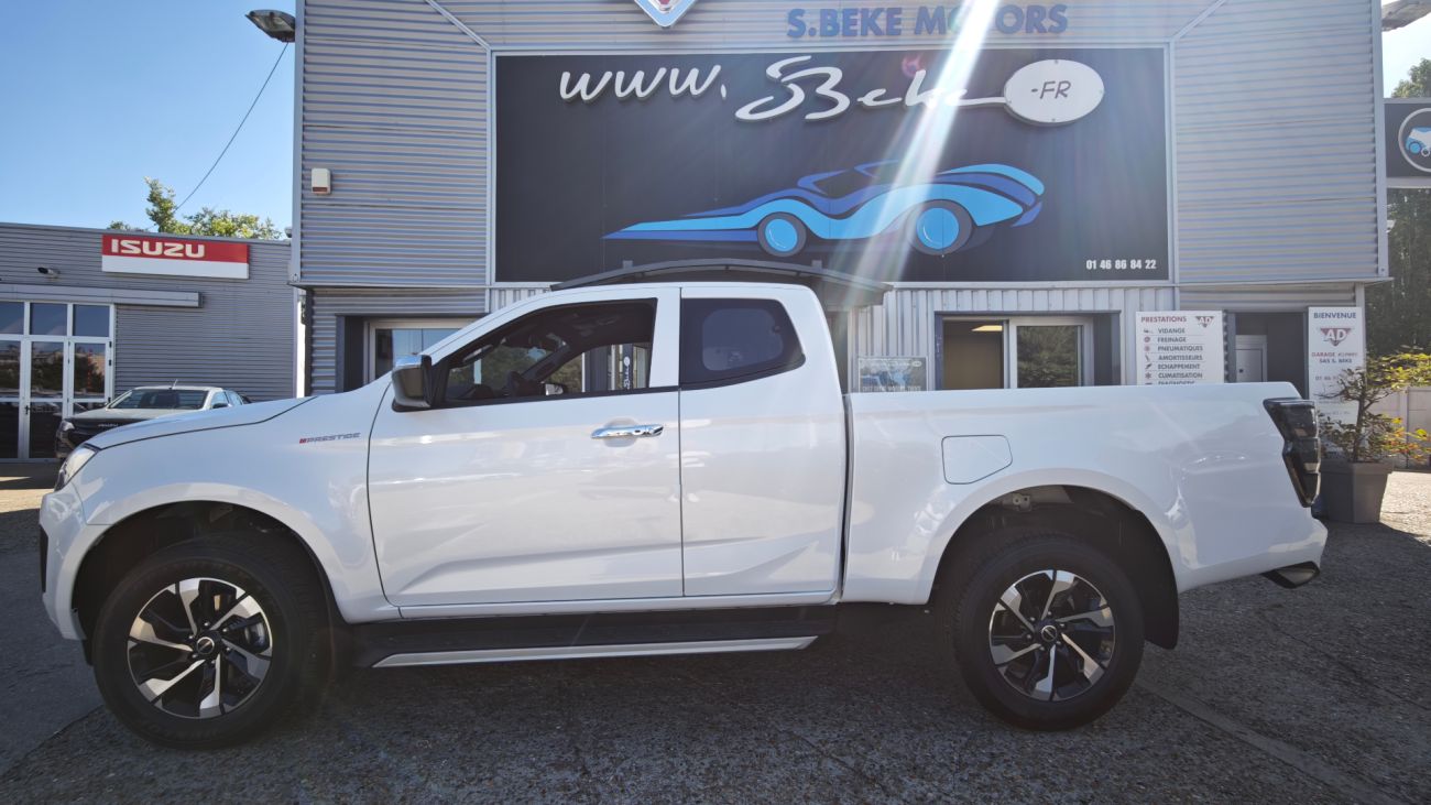 Mandataire ISUZU D-MAX SPACE CABINE A/T PRESTIGE