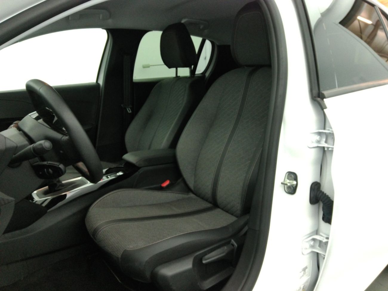 Mandataire PEUGEOT 208 1.2 100CH S&S ALLURE