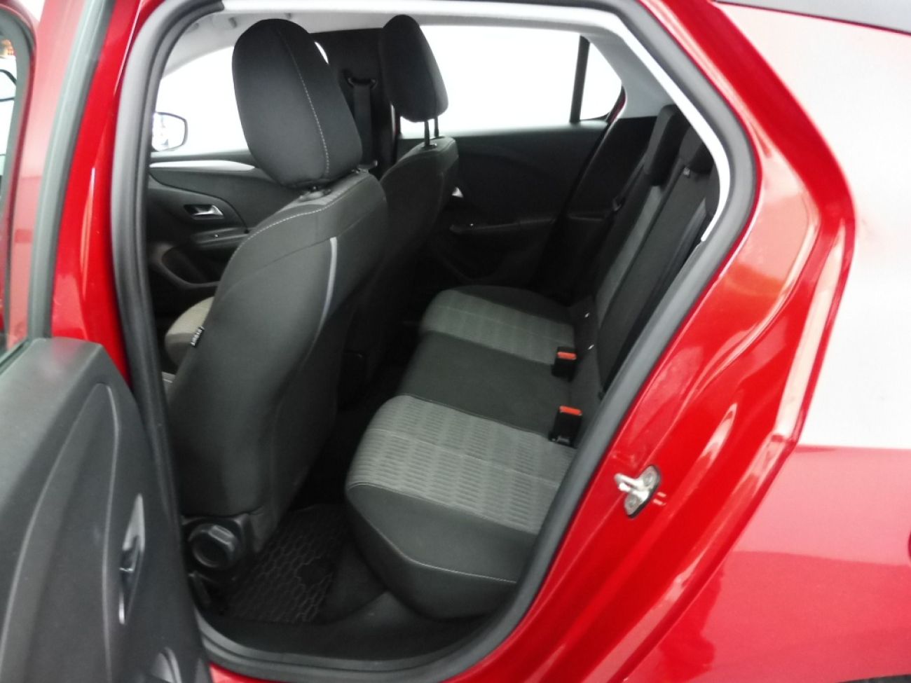 Mandataire Opel Corsa 1.2 100edition