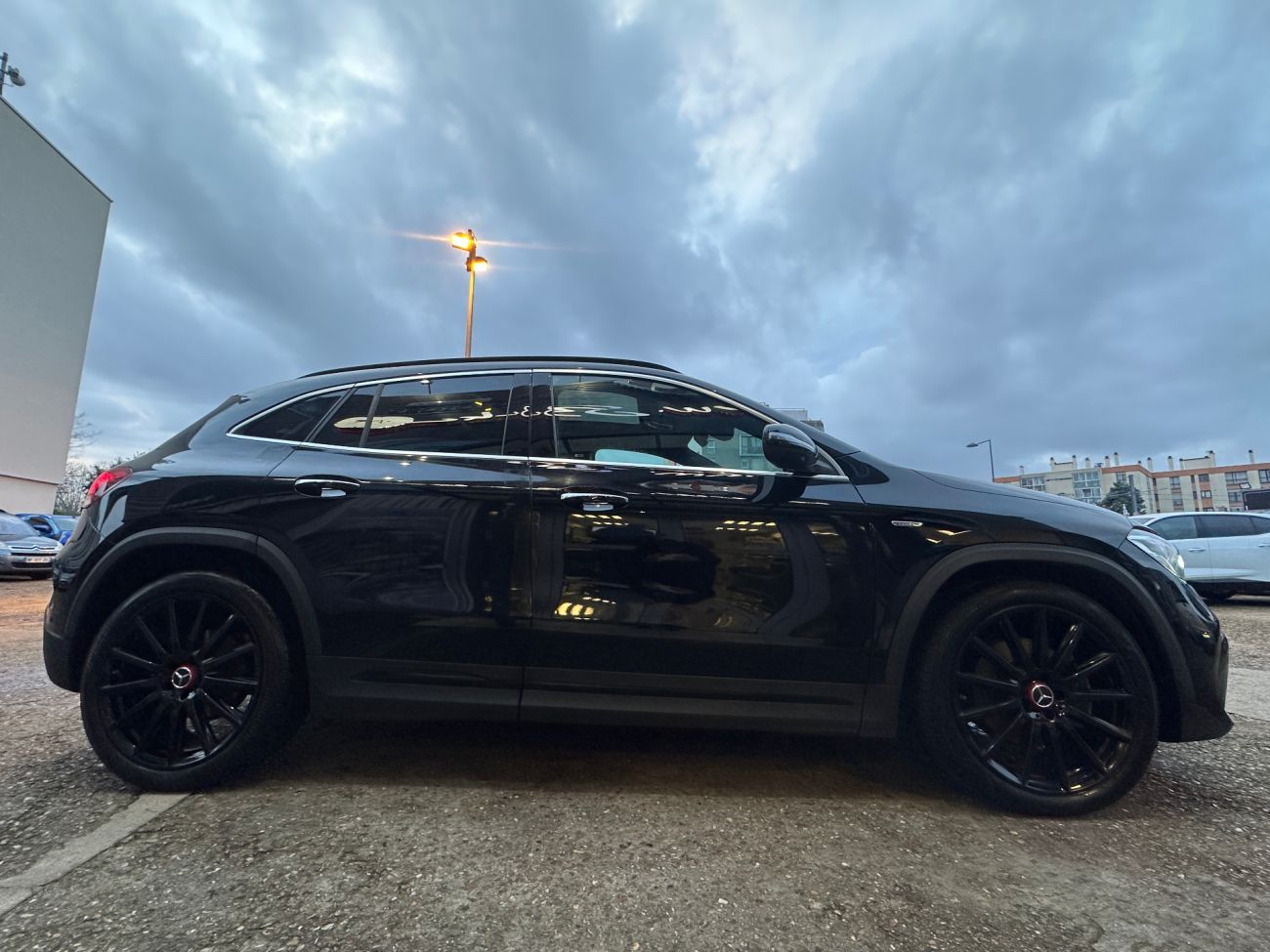 Mandataire MERCEDES GLA 200 d 8G-DCT AMG Line edition 1 toit pano