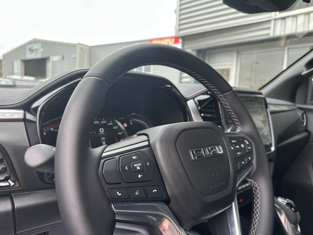 Mandataire ISUZU D-MAX N60 SPACE CAB 1.9 164 CH 4X4 A/T F+