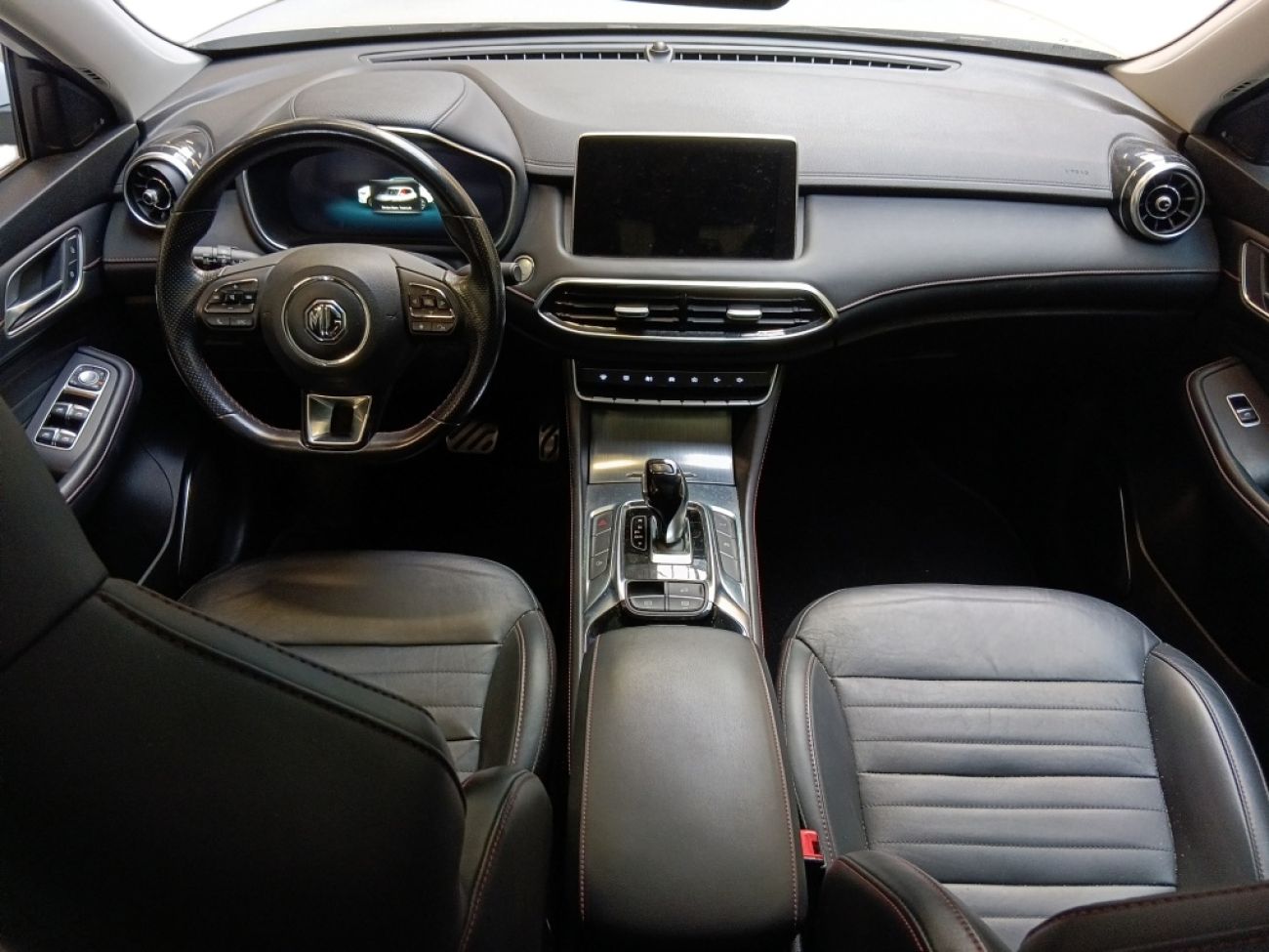 Mandataire MG HS 1.5 T-GDI 162 AT luxury