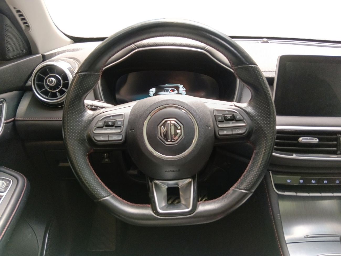 Mandataire MG HS 1.5 T-GDI 162 AT luxury