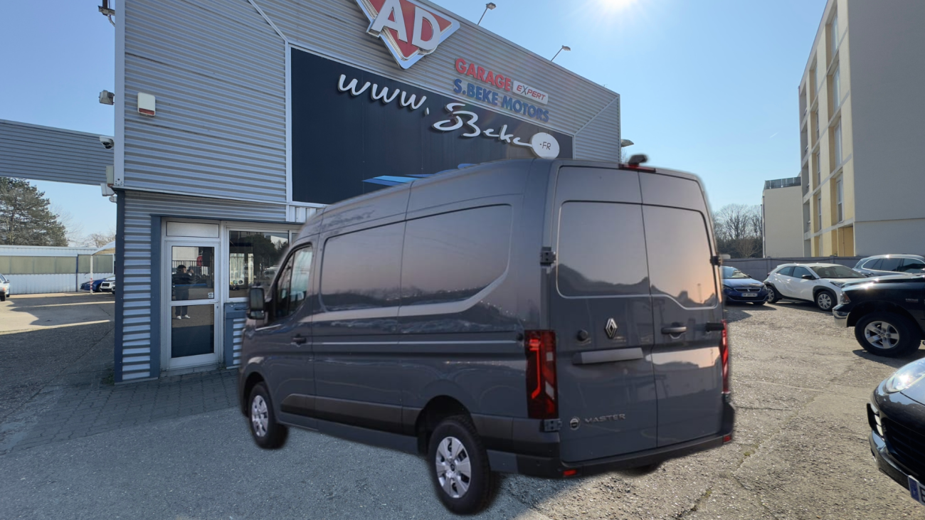 Mandataire RENAULT MASTER FOURGON FGN TRAC F3300 L2H2 BLUE DCI 150 CONFORT