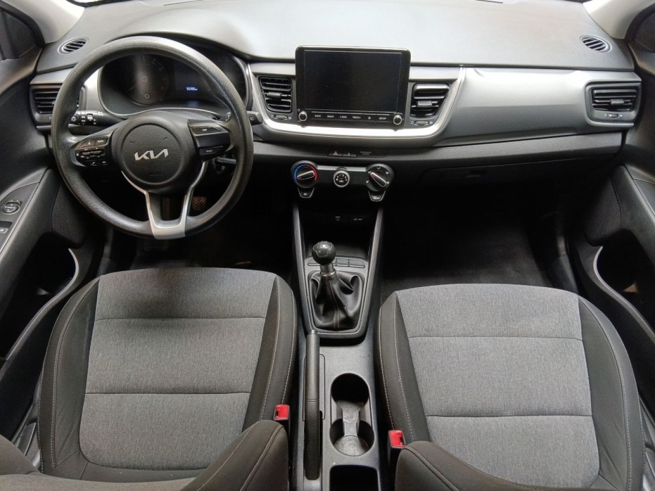 Mandataire Kia Stonic 1.2 LX 84fun