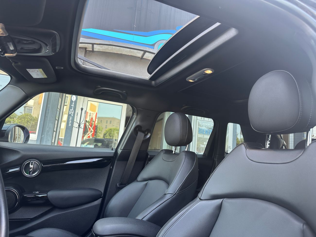Mandataire MINI HATCH 5 PORTES F55 LCI Cooper S 178 ch BVA7 Finition greenwich