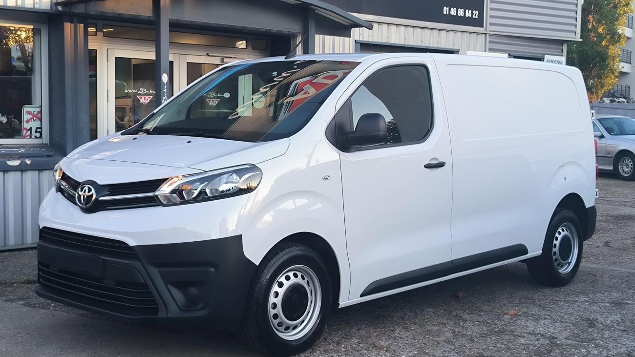 Mandataire TOYOTA PROACE FOURGON RC21 MEDIUM 2.0L 140 D-4D BVM6 DYNAMIC