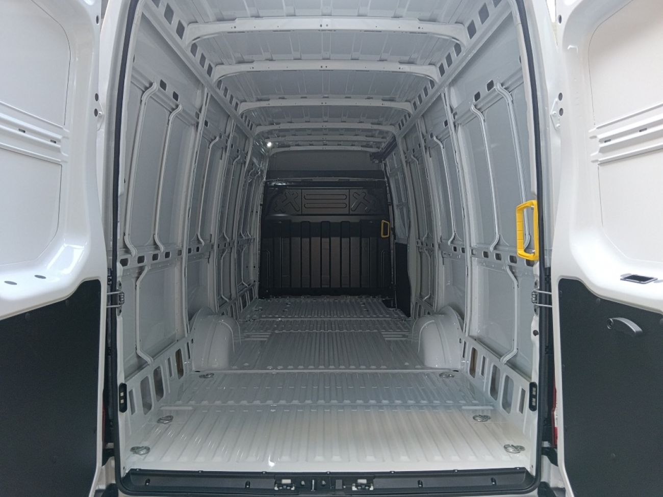 Mandataire IVECO Daily 35S18 3.0 V16 HI-MATIC H2 180CV