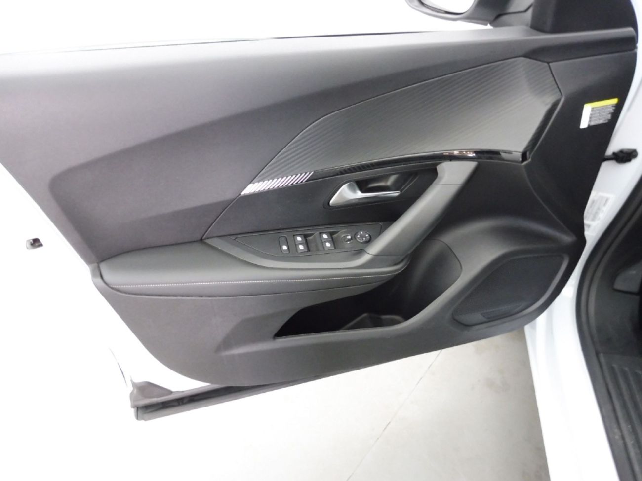Mandataire PEUGEOT 2008 1.2 PURETECH 130CH S&S ALLURE EAT8
