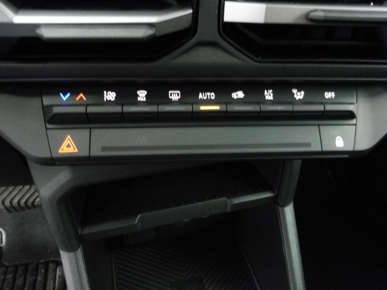 Mandataire Dacia DUSTER 1.6 HYBRID 140CH JOURNEY 4X2