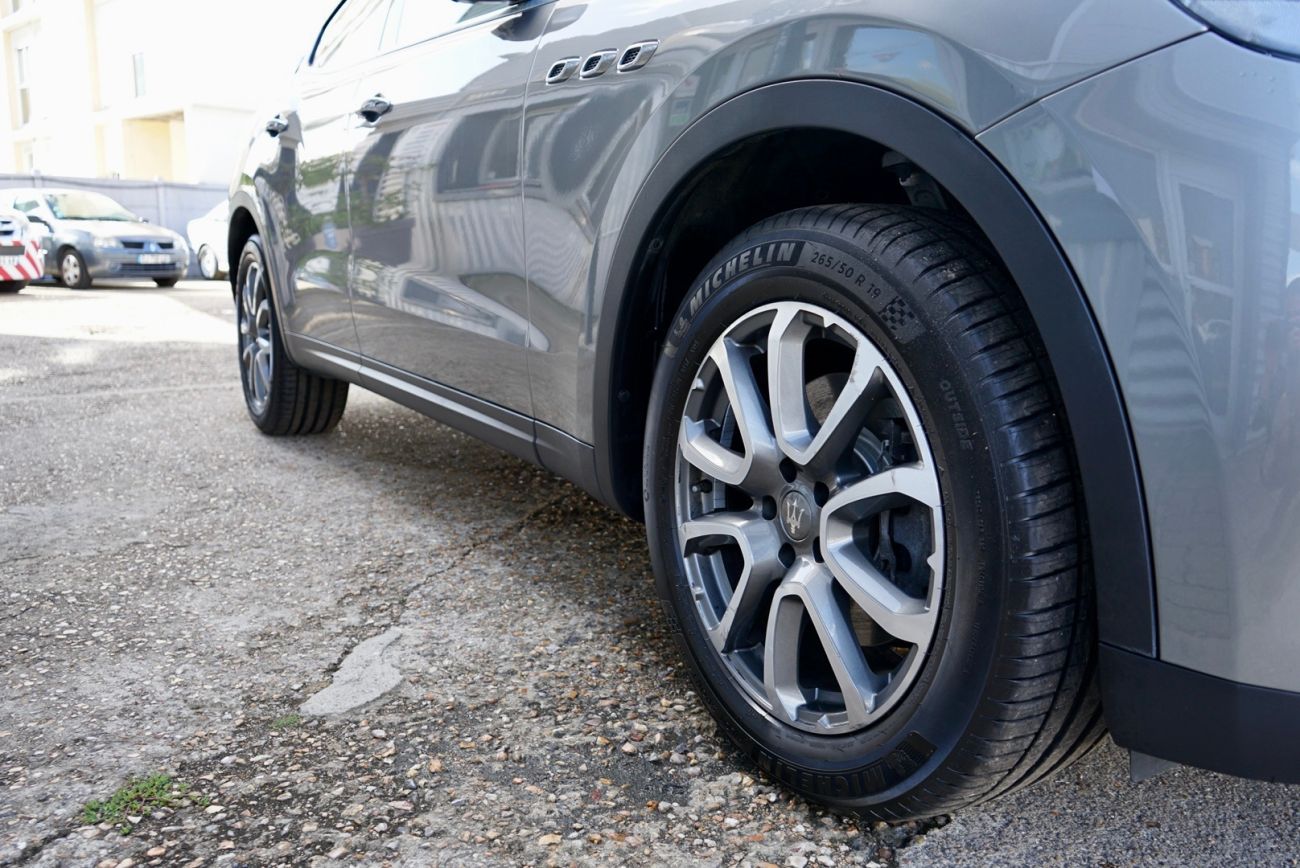 Mandataire MASERATI LEVANTE Diesel 3.0 V6 Turbo 275 JTES 19