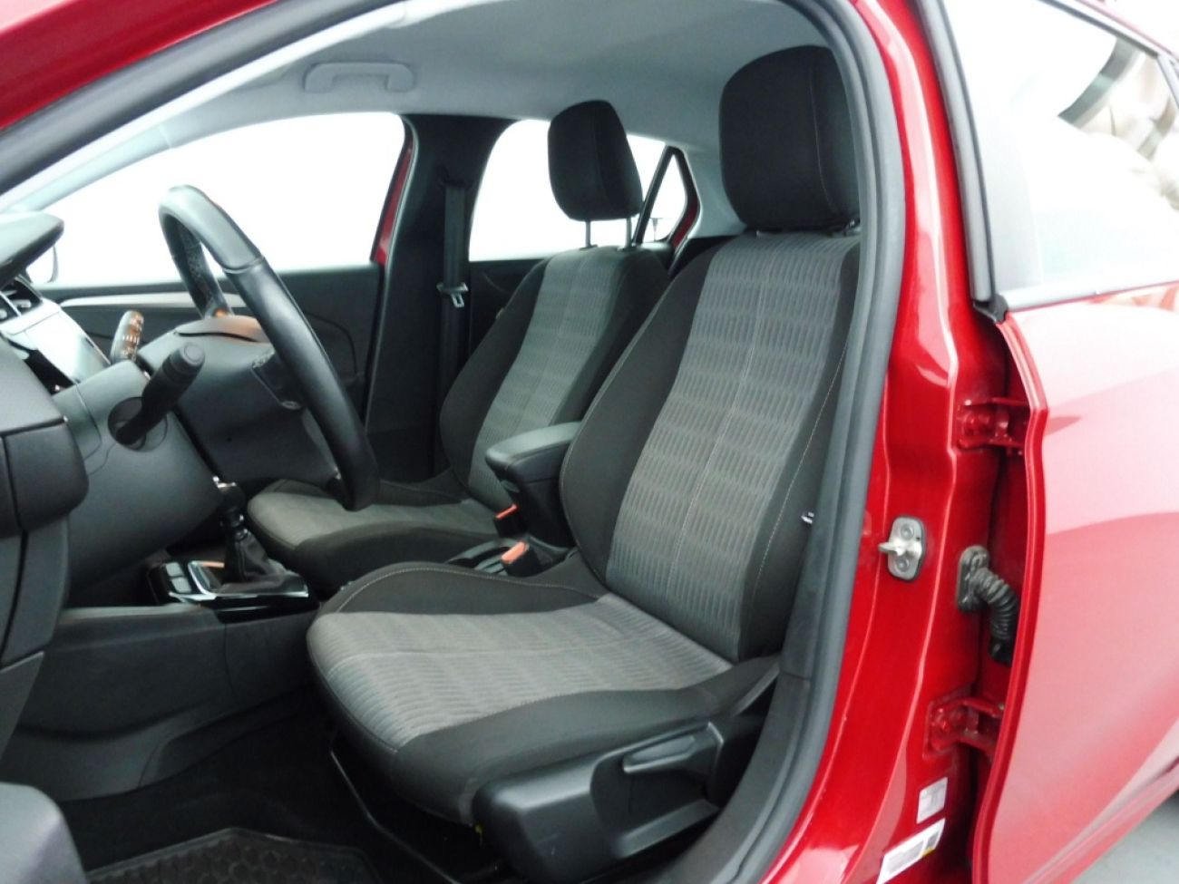 Mandataire Opel Corsa 1.2 100edition