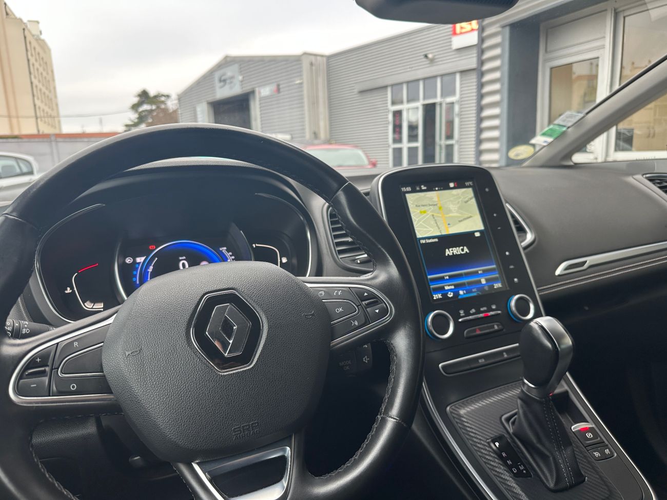 Mandataire RENAULT SCENIC IV dCi 160 Energy EDC Intens