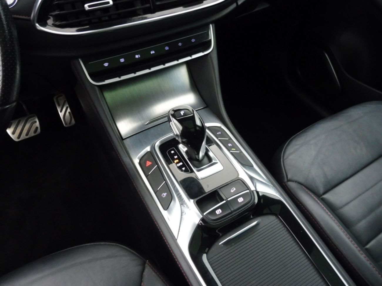 Mandataire MG HS 1.5 T-GDI 162 AT luxury