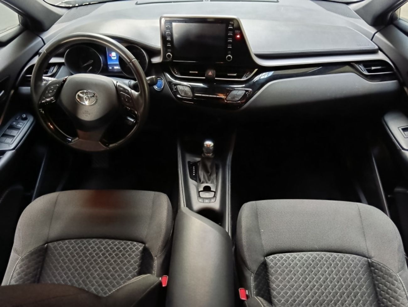 Mandataire TOYOTA C-HR 1.8 E-CVT 125Hbusiness edition