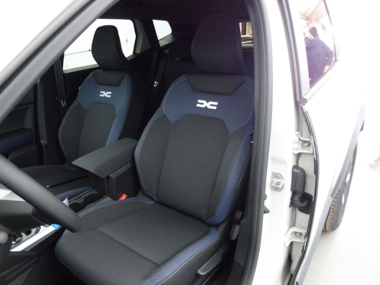 Mandataire Dacia DUSTER 1.6 HYBRID 140CH JOURNEY 4X2
