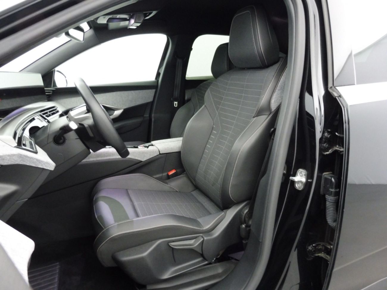 Mandataire PEUGEOT 3008 1.2 HYBRID 145CH ALLURE E-DCS6