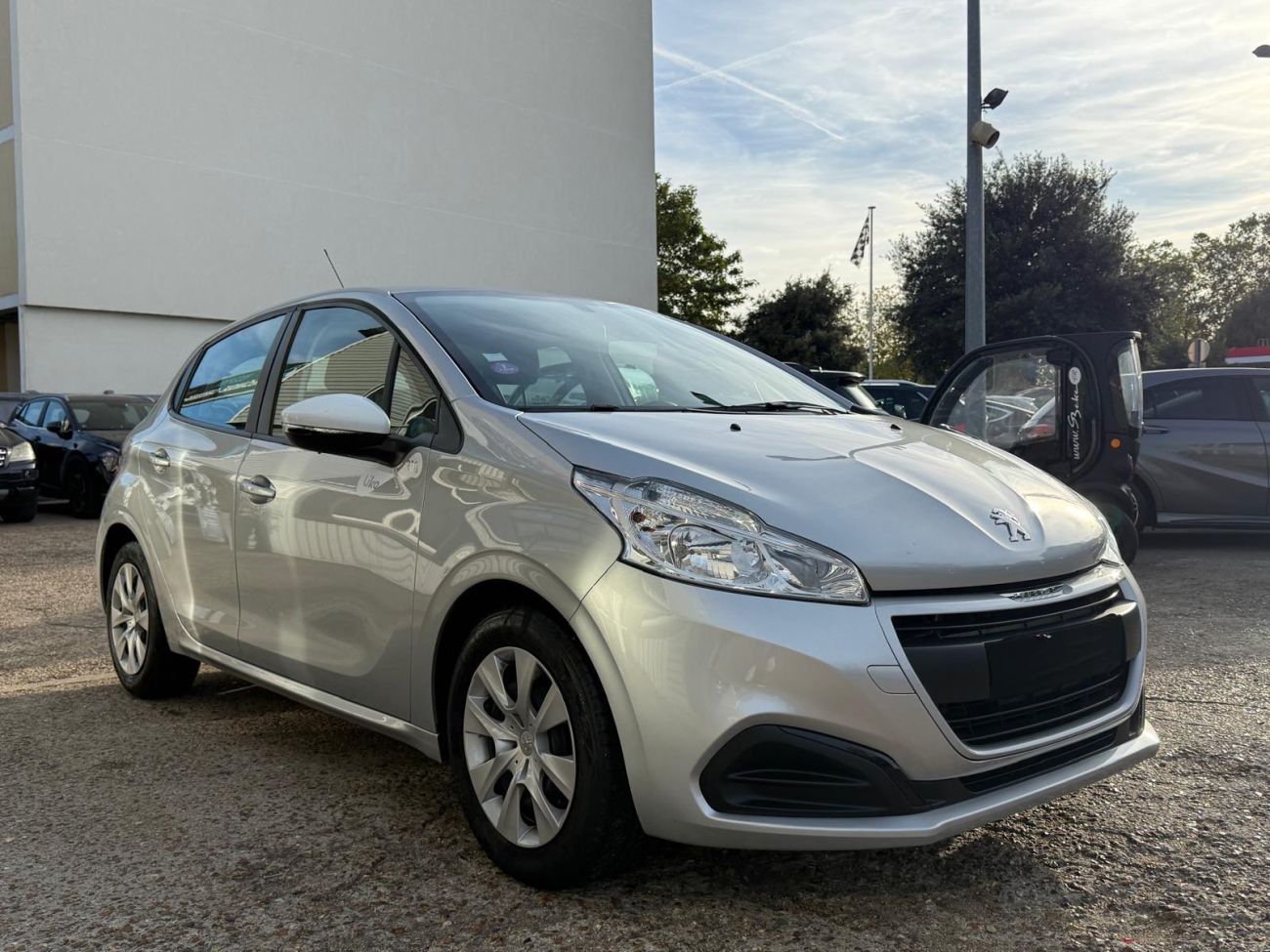 Mandataire PEUGEOT 208 1.2 PureTech 68ch BVM5 Like