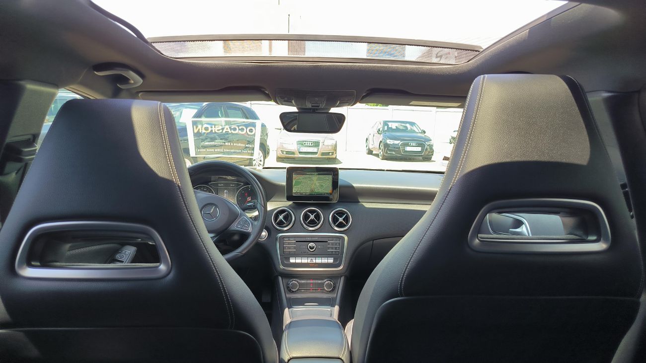 Mandataire MERCEDES CLASSE A 200 d 7G-DCT Sport Edition TOIT OUVRANT / JANTES AMG 18
