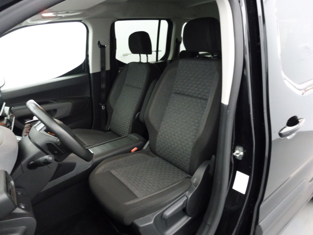 Mandataire PEUGEOT Rifter TAILLE XL - 1.5 BLUEHDI 130CH S&S GT EAT8 7 PLACES