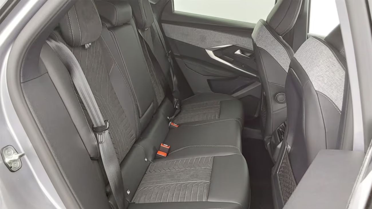 Mandataire PEUGEOT 3008 GT  HYBRID 145 e-dsc6