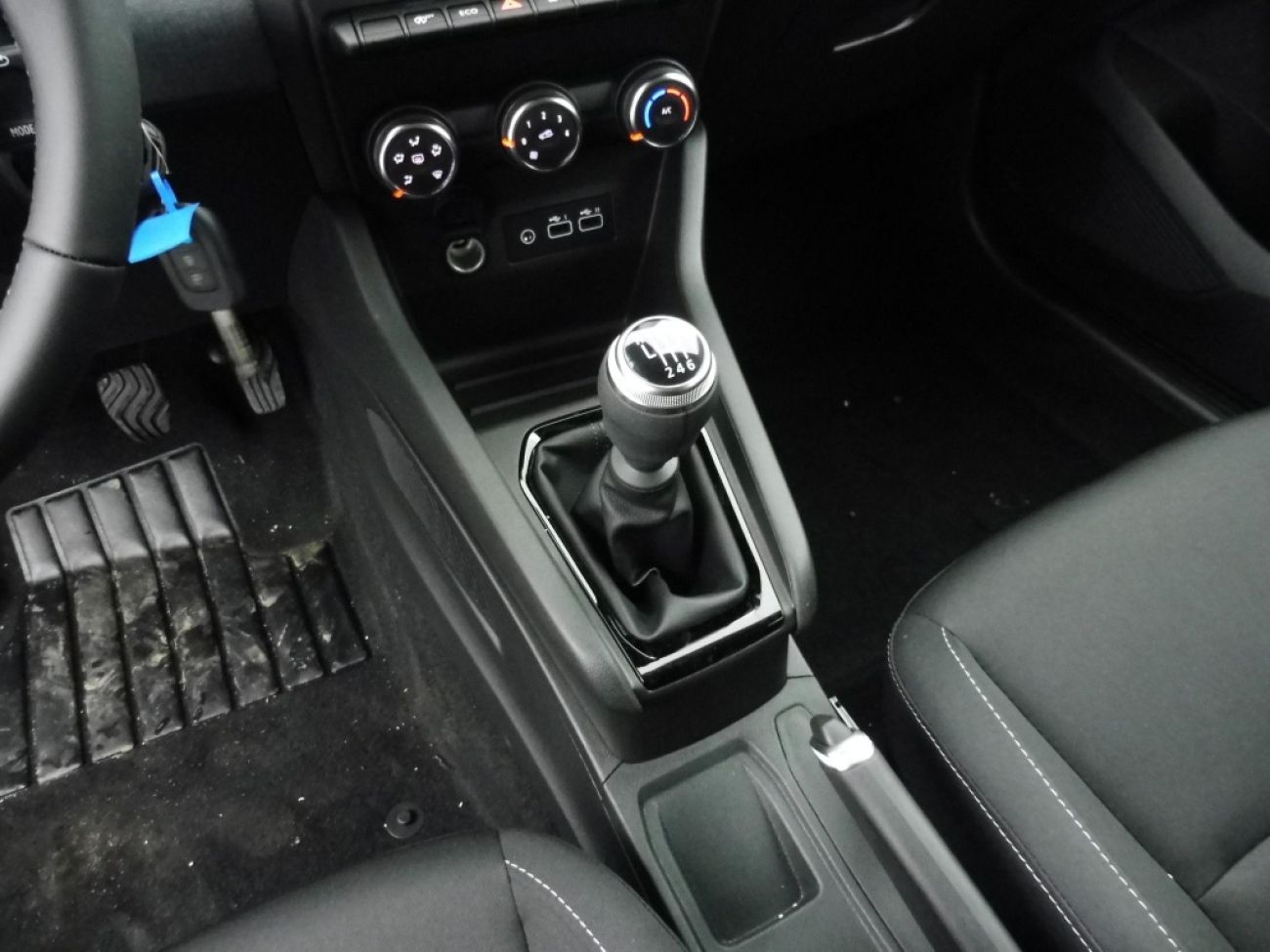 Mandataire RENAULT Clio 1.0 TCE 90CH GENERATION - 25