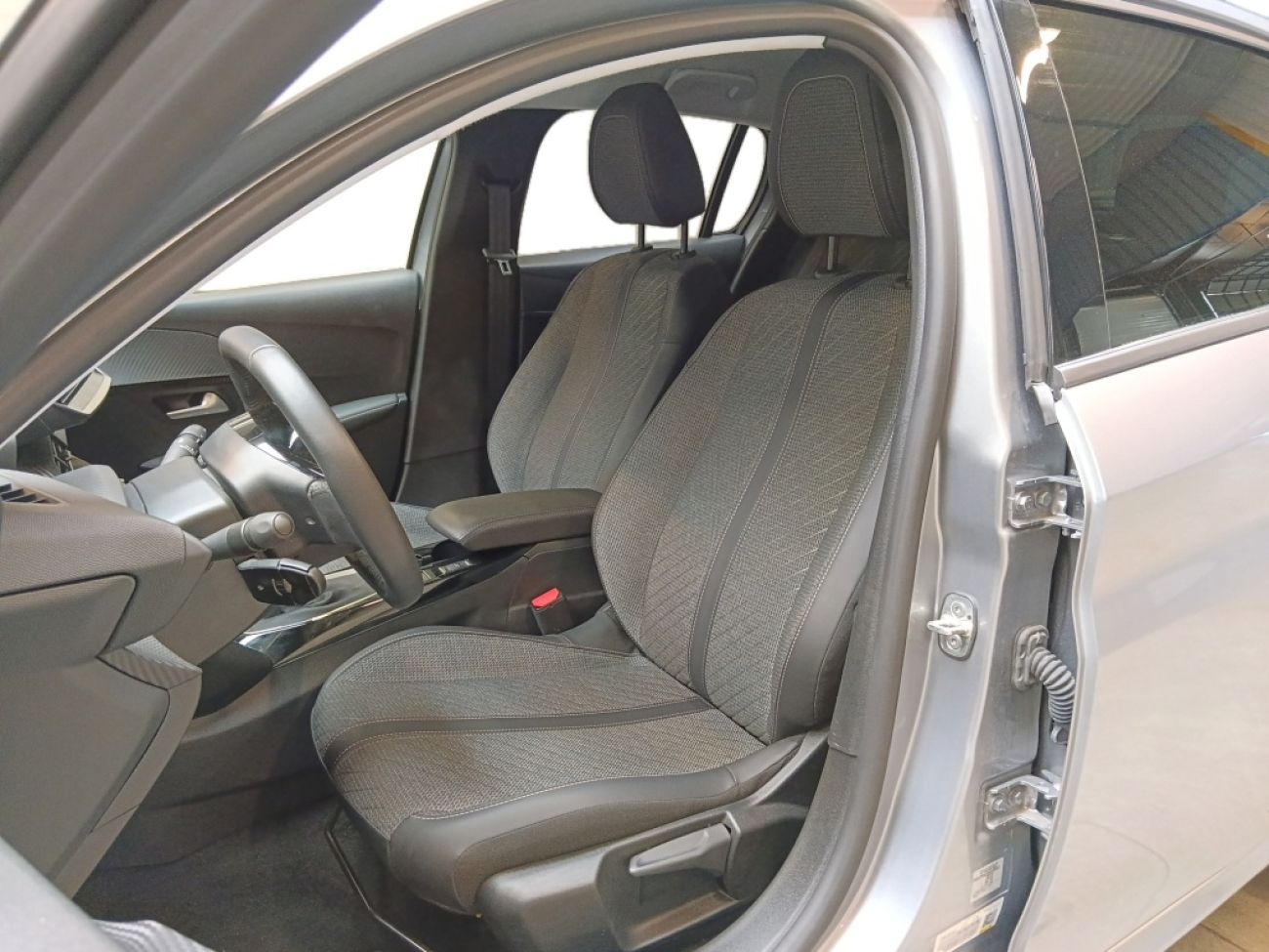 Mandataire PEUGEOT 208 1.2 100CH S&S ALLURE