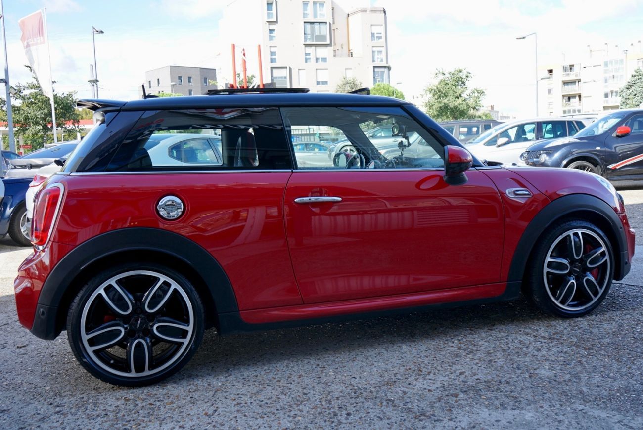 Mandataire MINI HATCH 3 PORTES F56 231 ch John Cooper Works BVA6 Finition JCW Exclusive Design