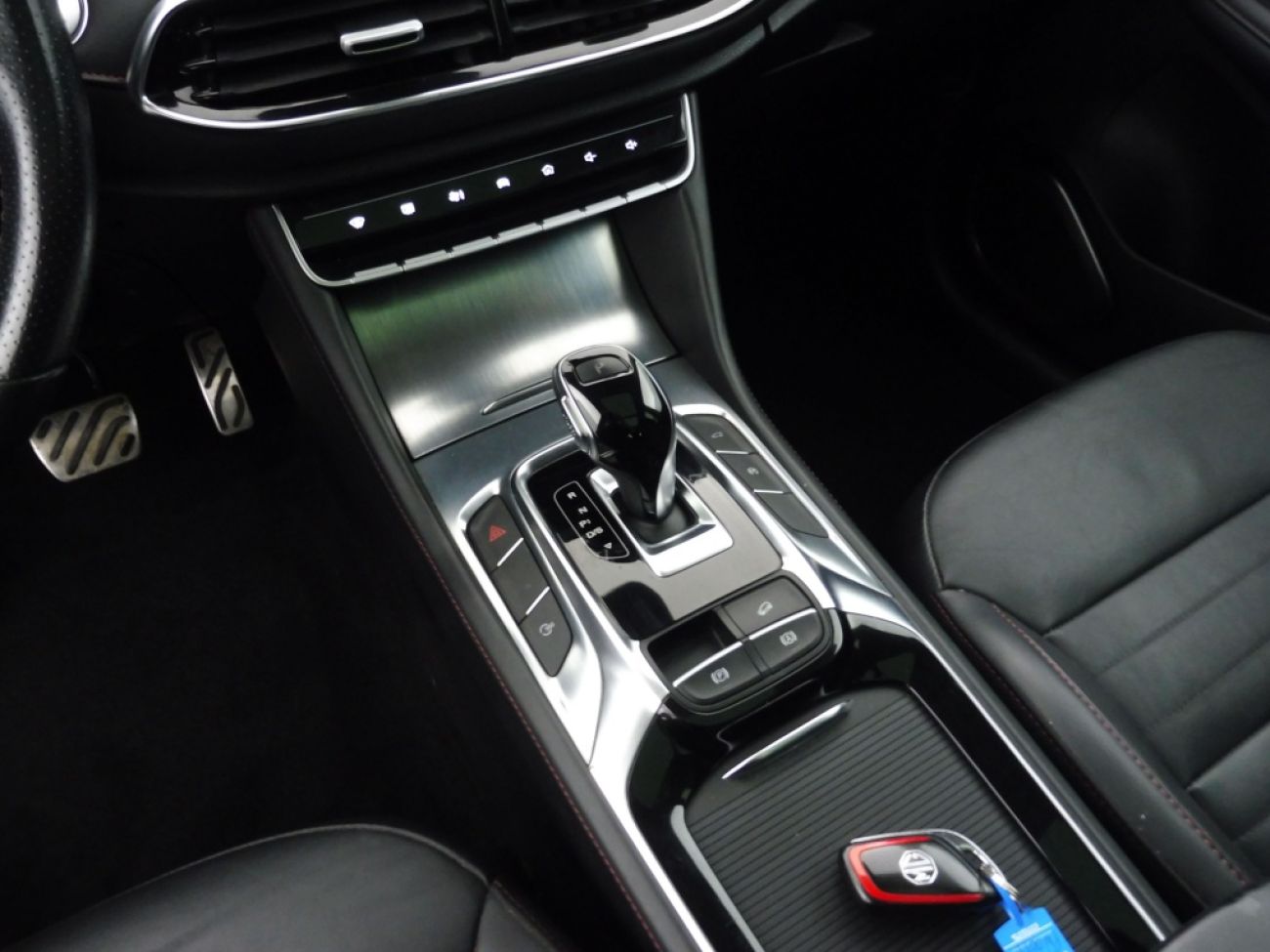 Mandataire MG HS 1.5 T-GDI 162 AT luxury