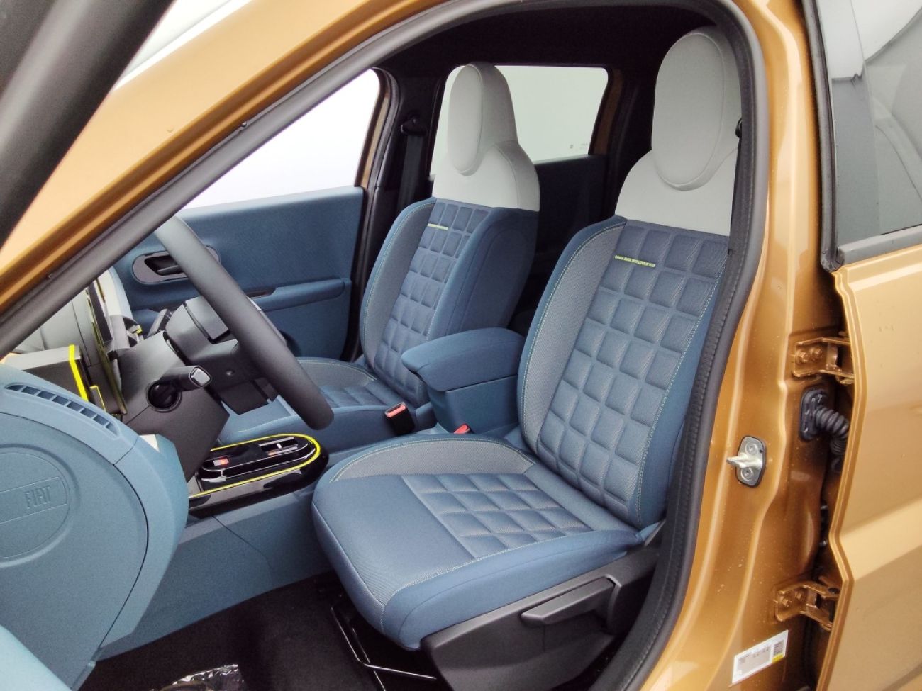 Mandataire FIAT Grande panda 1.2 HYBRID 100CH LA PRIMA EDCT6