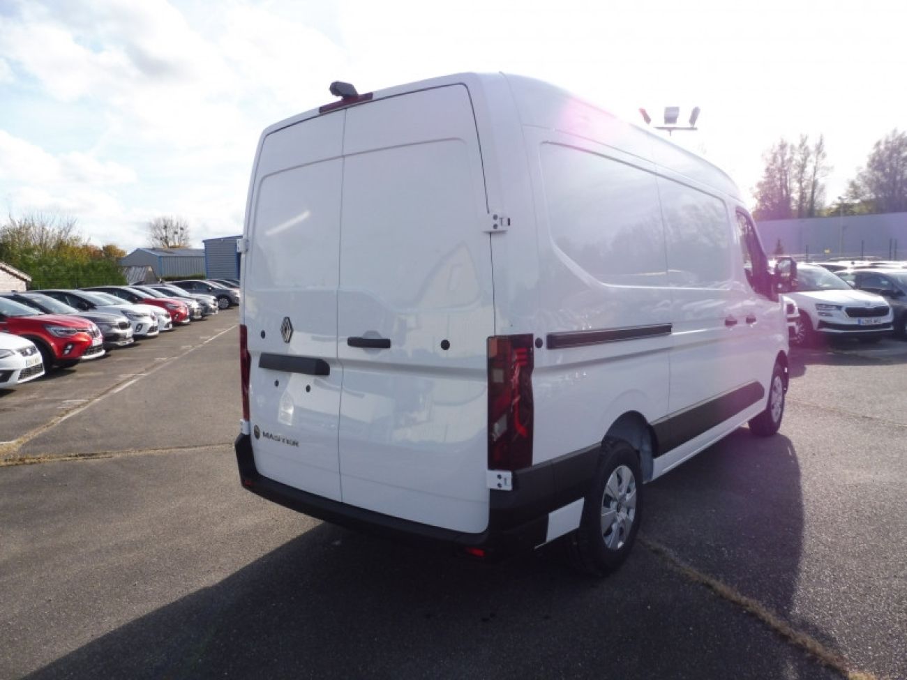 Mandataire RENAULT Master F3500 L2H2 2.0 BLUE DCI 150CH EXTRA AUTO - 25