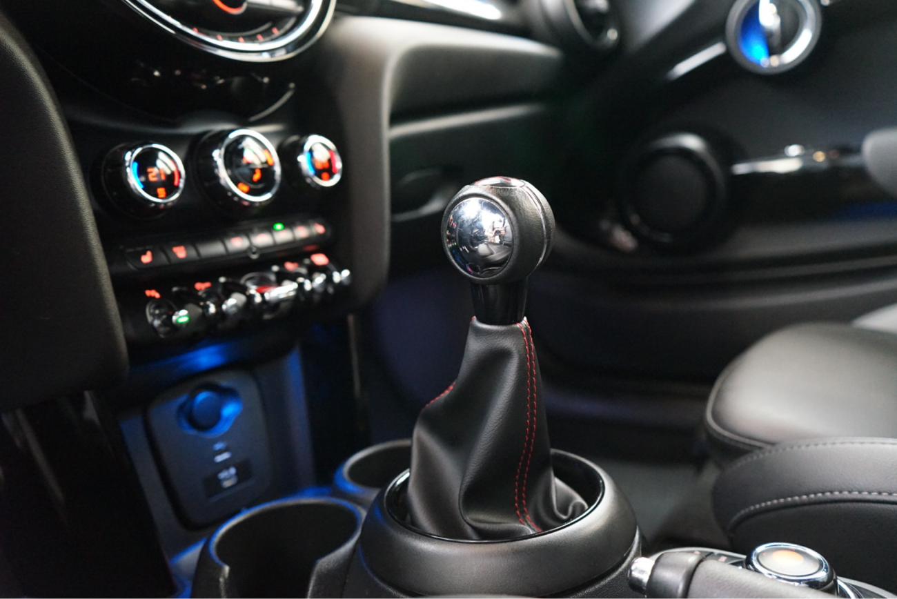 Mandataire MINI HATCH 3 PORTES F56 LCI Cooper 136 ch Finition John Cooper Works