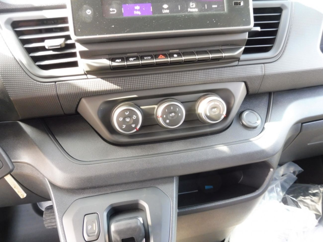 Mandataire RENAULT Trafic L2H1 3T 2.0 BLUE DCI 150CH ADVANCE EDC -24