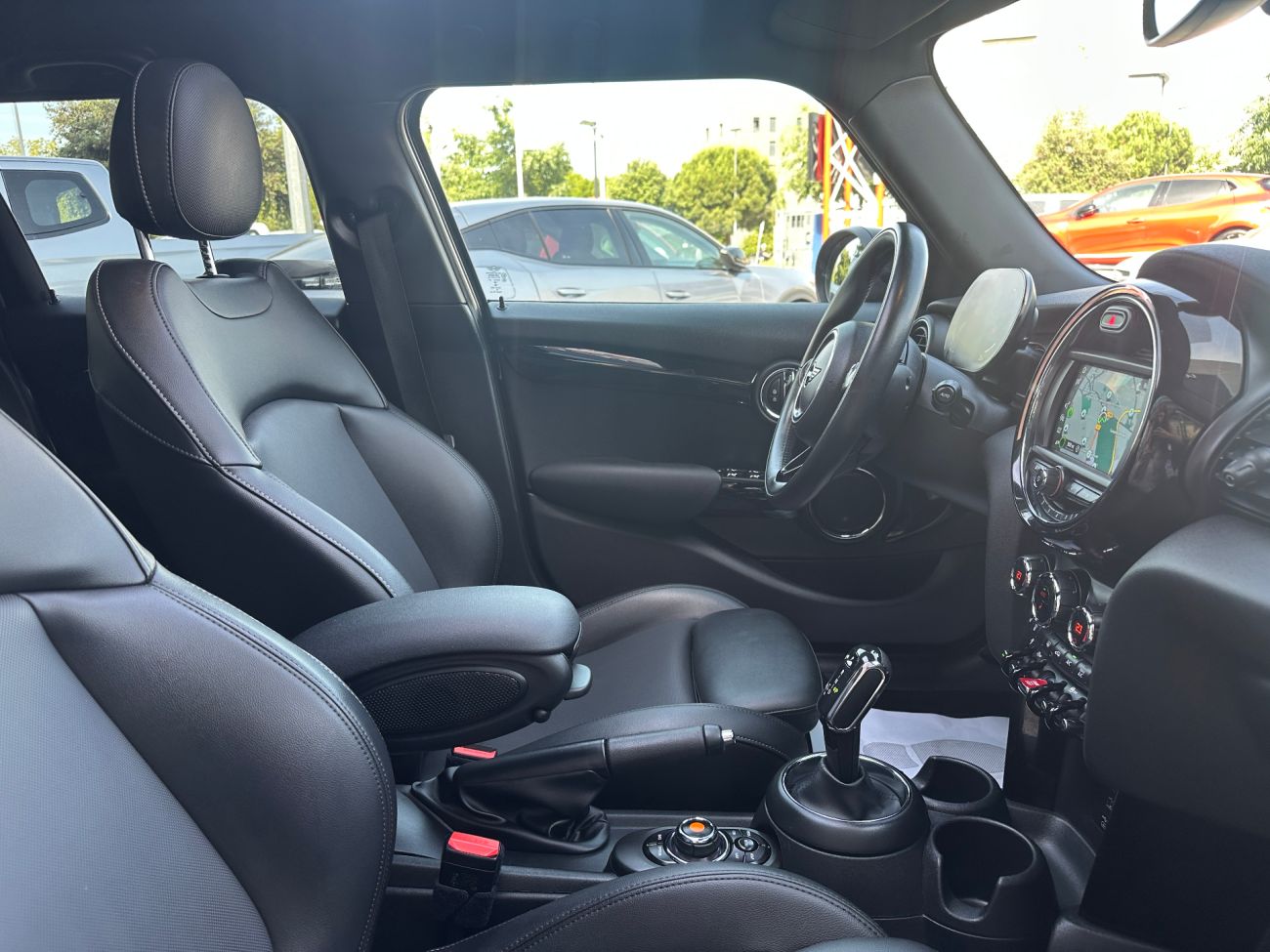 Mandataire MINI HATCH 5 PORTES F55 LCI Cooper S 178 ch BVA7 Finition greenwich
