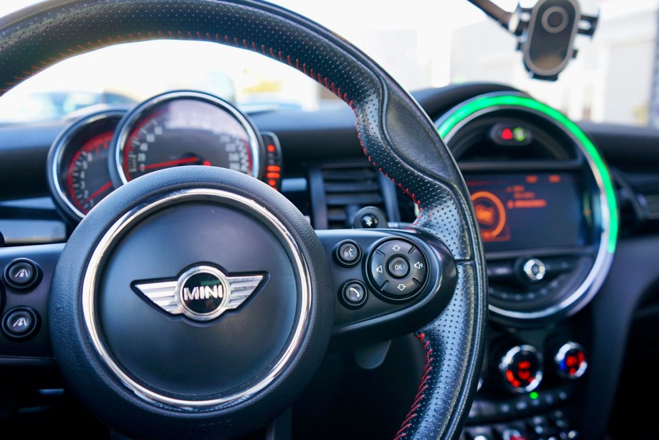 Mandataire MINI HATCH 3 PORTES F56 231 ch John Cooper Works BVA6 Finition JCW Exclusive Design