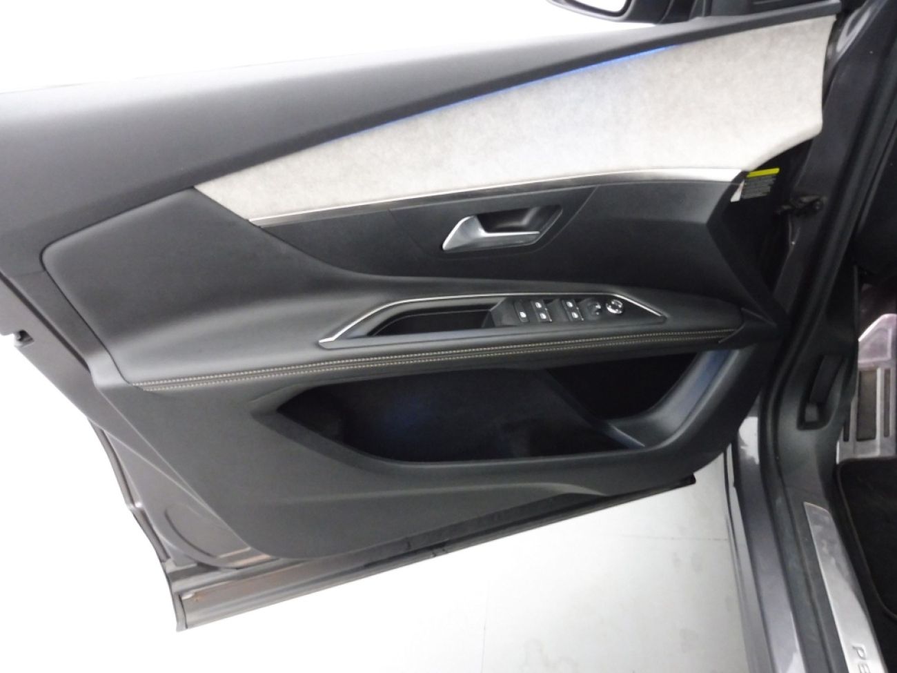 Mandataire PEUGEOT 3008 1.5 BLUEHDI 130CH S&S GT EAT8