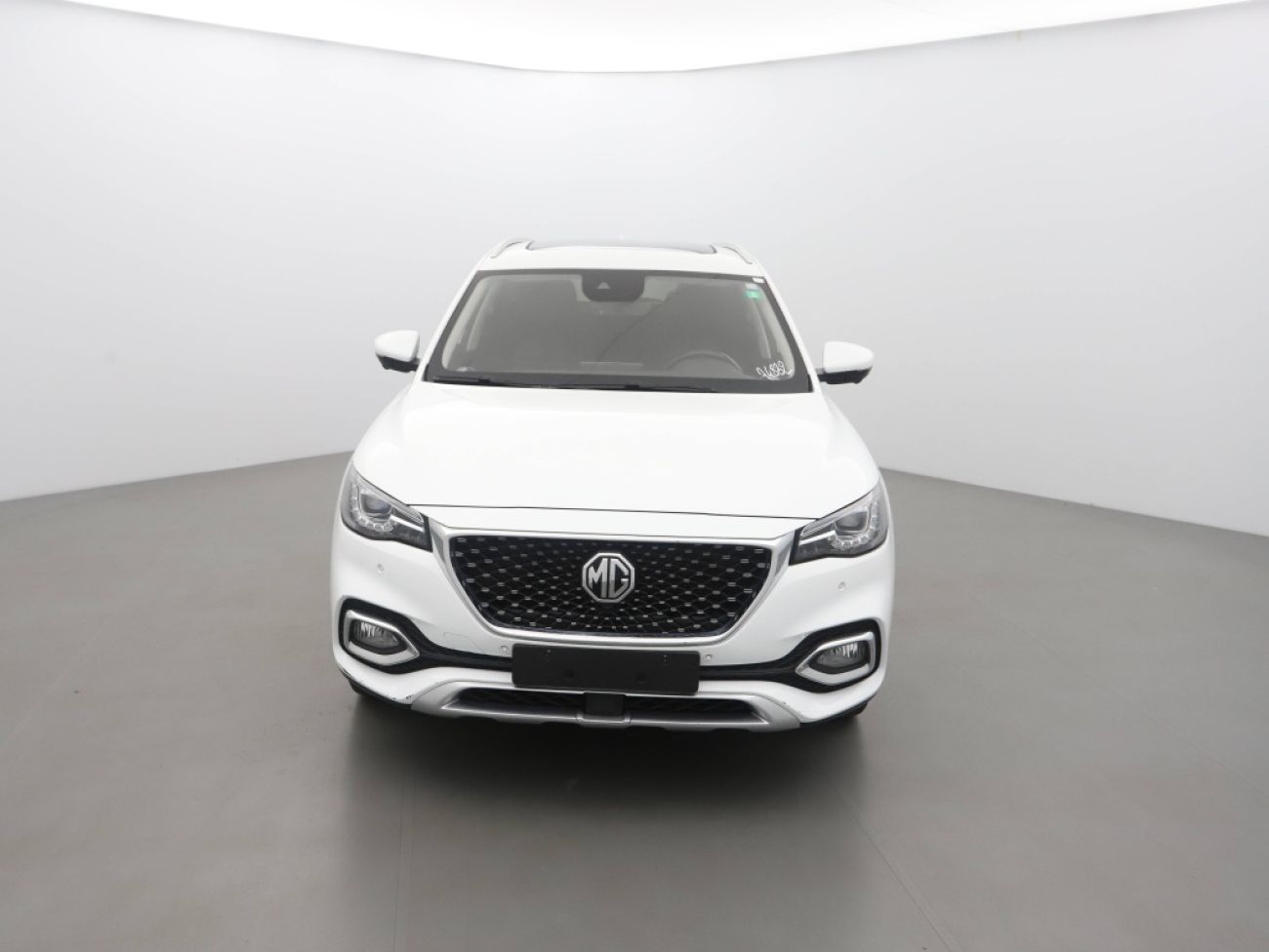 Mandataire MG HS 1.5 T-GDI 162 AT luxury