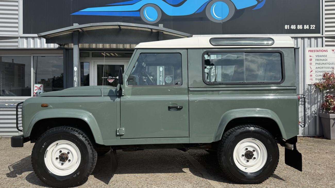 Mandataire LAND ROVER DEFENDER 90 II STATION WAGON 2.4 TD4 122 Station Wagon E