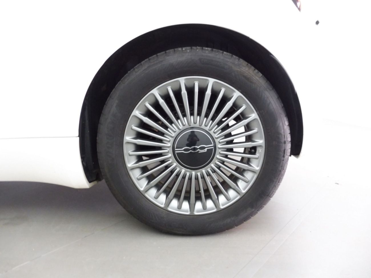 Mandataire FIAT 500 E 118CH ICONE