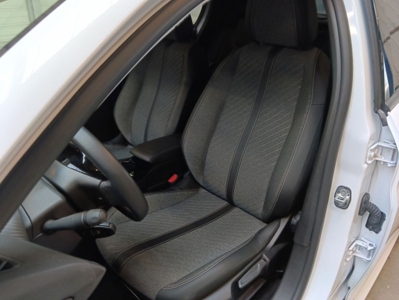 Mandataire PEUGEOT 208 1.2 100CH S&S ALLURE