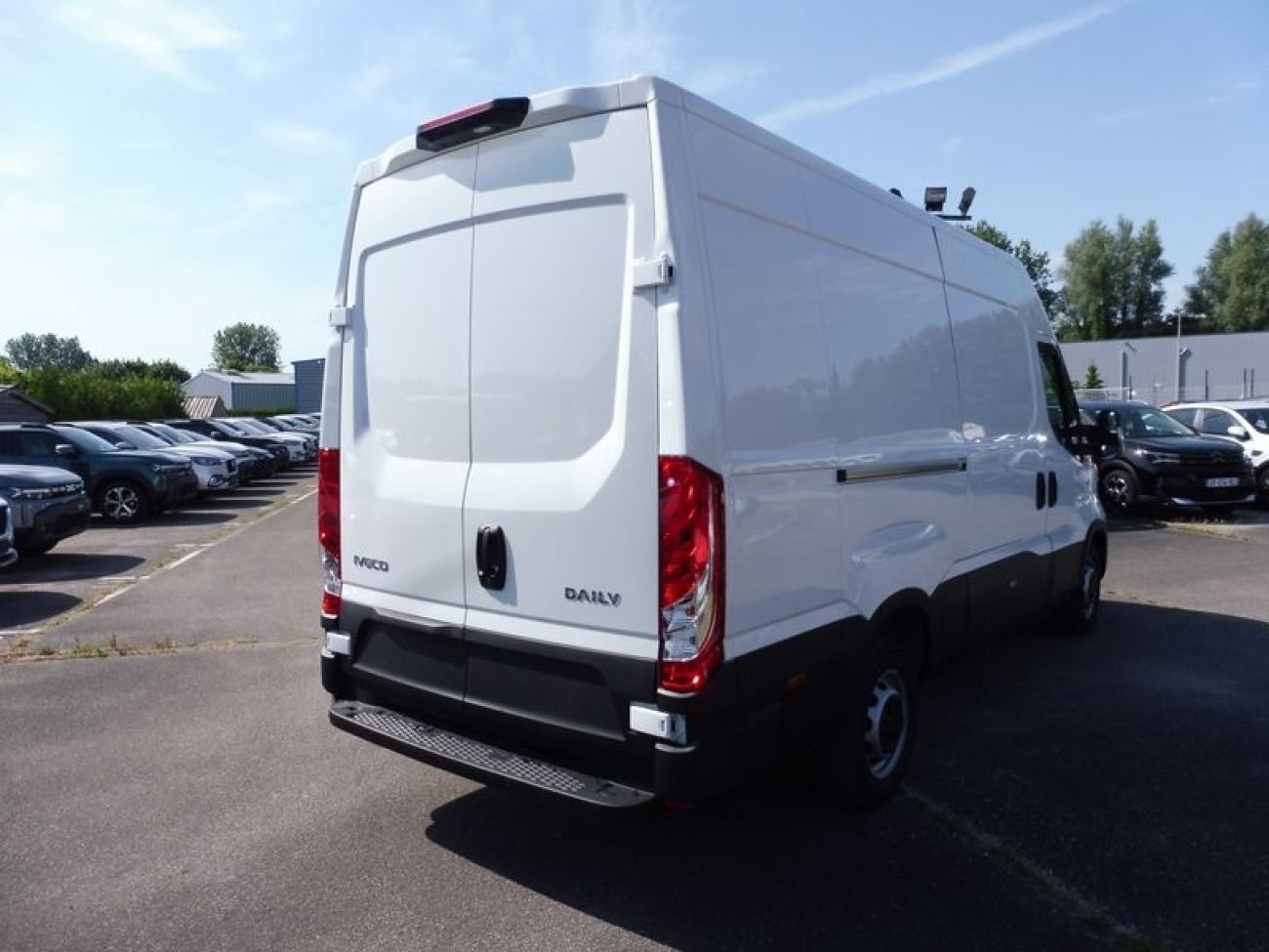 Mandataire IVECO Daily 35S16 2.3 V12 HI-MATIC 156CV